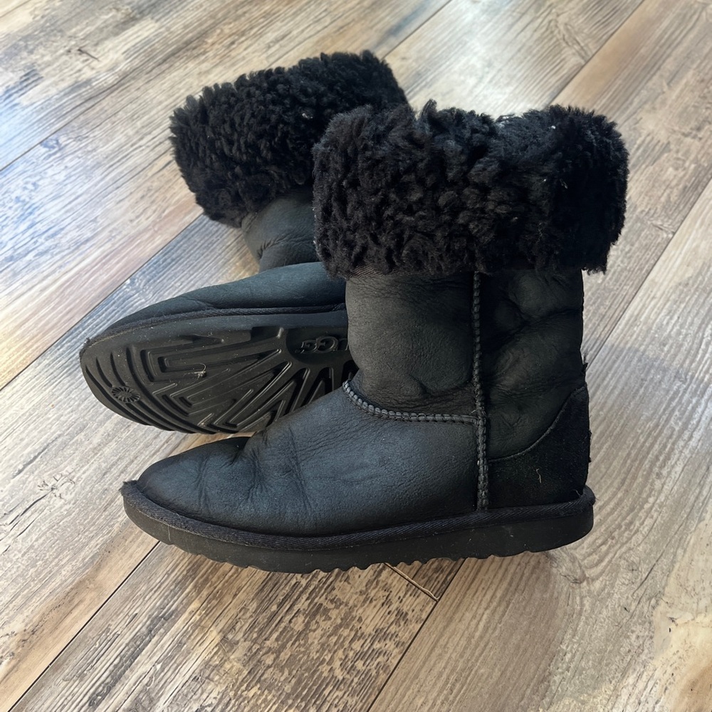Womens Black UGG Fur-Lined Boots